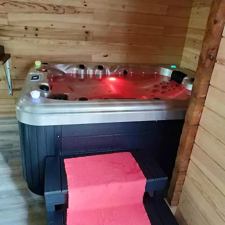 Chaleureux A Avec Piscine Partagee