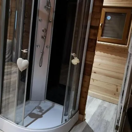 Chaleureux A Avec Piscine Partagee Louatre